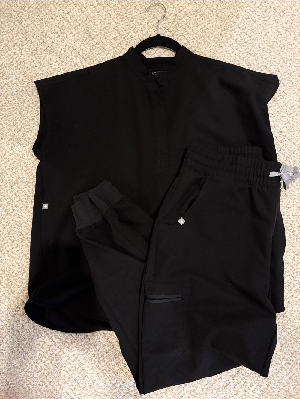 Figs Black Women's Jogger Pants & Tunic Top Set
